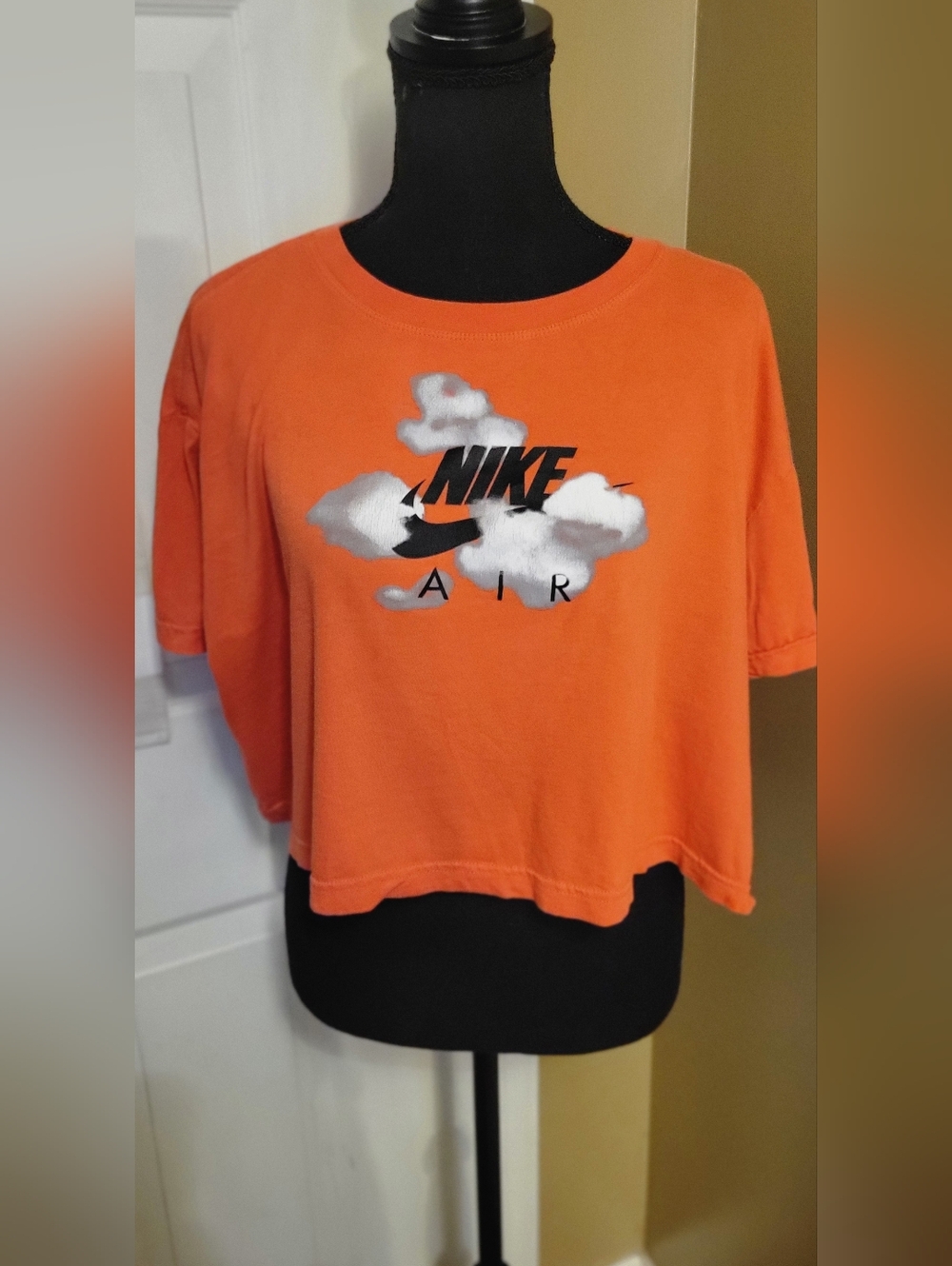 Women's Nike Orange Graphic Crop Tee with White Cloud Logo, Size XL
